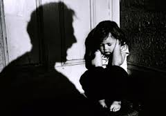 Bạo lực gia đình và ảnh hưởng của nó đến tâm lý và việc hình thành nhân cách của trẻ em